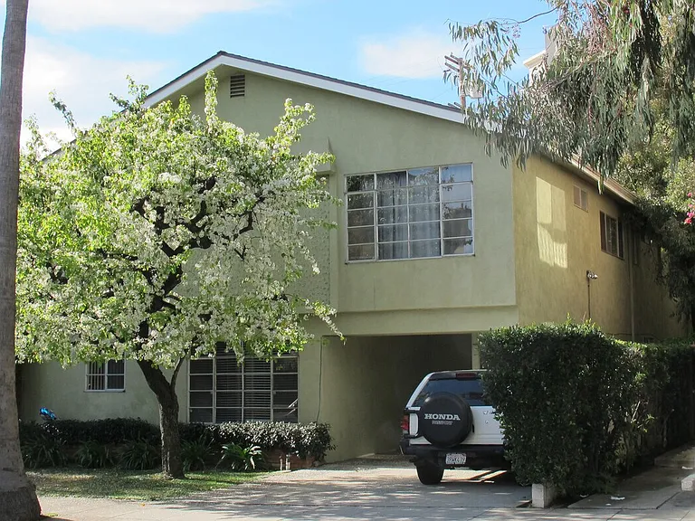 Amherst Apartments — Photo 2