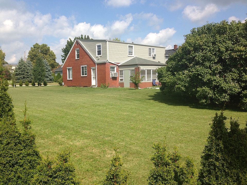 Spacious double lot!