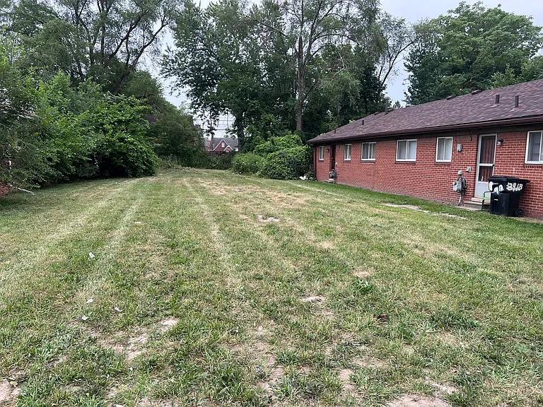8912 Schaefer Hwy #8912 — Photo 10