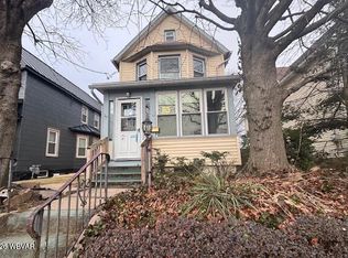 133 Maple St, Jersey Shore, PA 17740