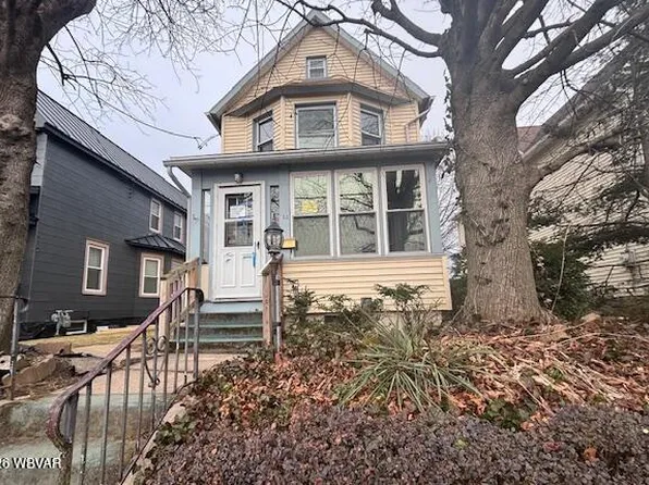 133 Maple St, Jersey Shore, PA 17740