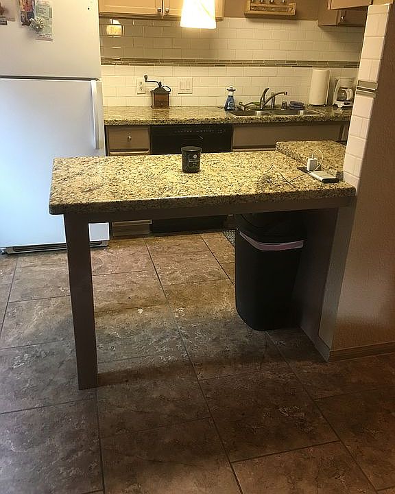 Kitchen counter 
