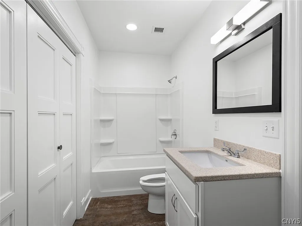 1 bed, 1.0 bath, 819 sqft, $1,200 — Photo 4