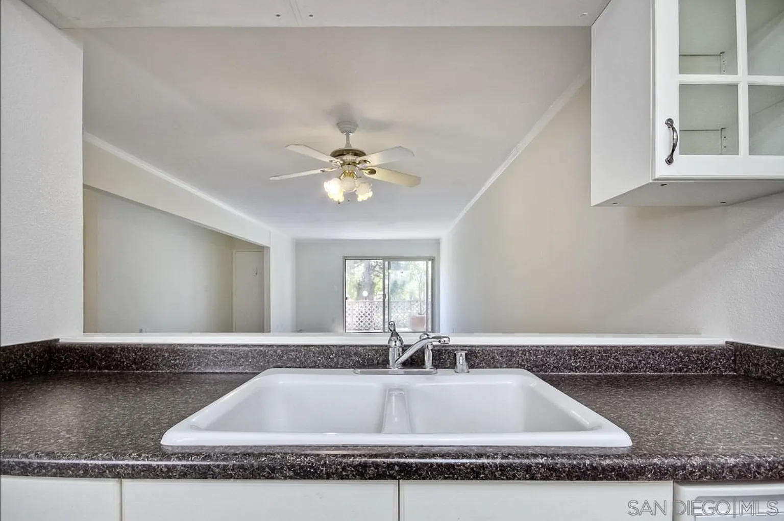 2 bed, 1084 sqft, $3,000 — Photo 4