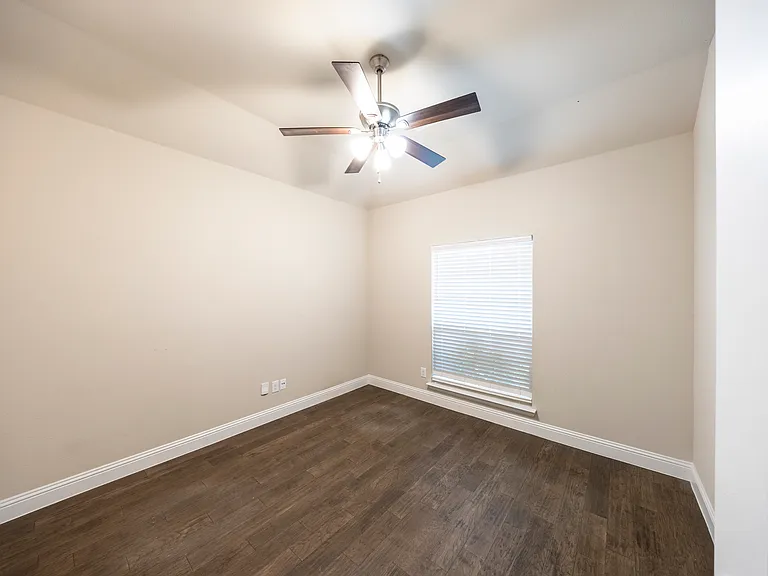 3404 Herron Dr — Photo 3