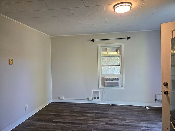 3rd image of 2946 E 1st Ave