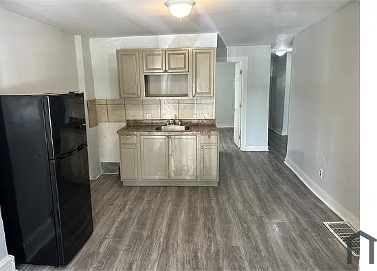 3518 N 11th St — Photo 2