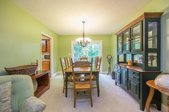 4th image of 2312 Camelot Cir