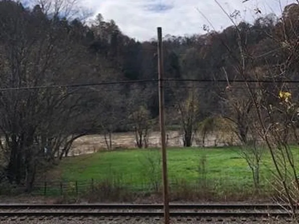 136 Redmon Rd, Marshall, NC 28753