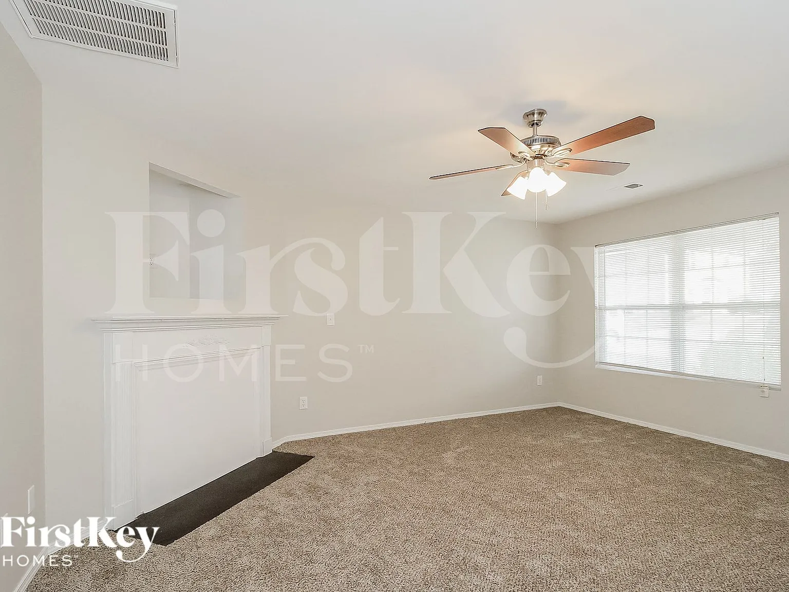 3 bed, 2.5 bath, 2054 sqft, $1,955 — Photo 3