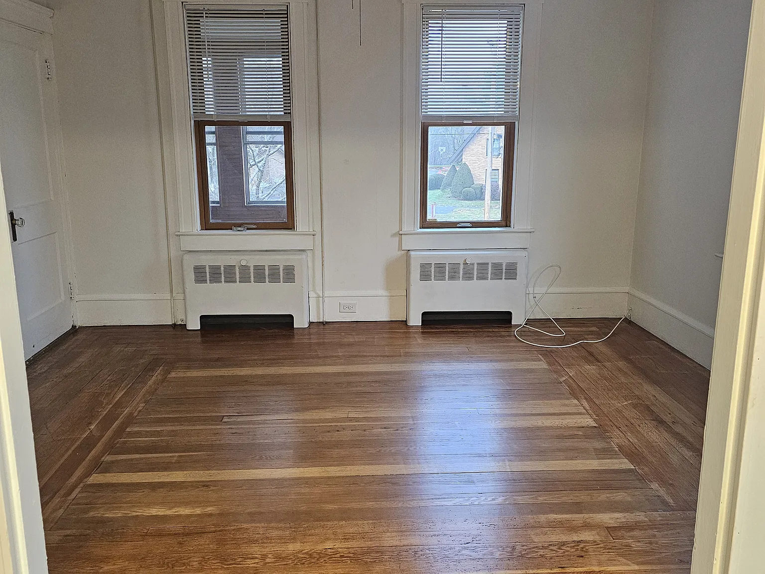 3 bed, 1200 sqft, $2,200 — Photo 3