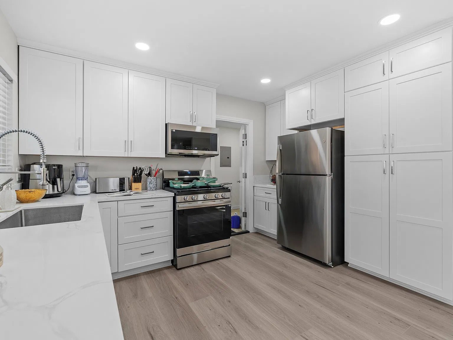 3 bed, 1500 sqft, $5,900 — Photo 3