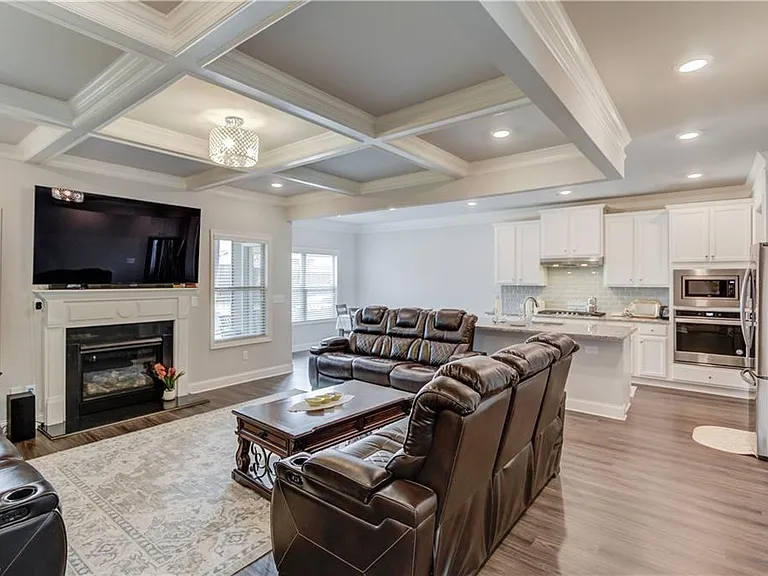 404 Henson Farm Dr — Photo 9