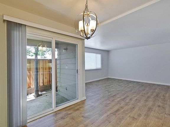 4th image of 747 Colorado Ave APT B