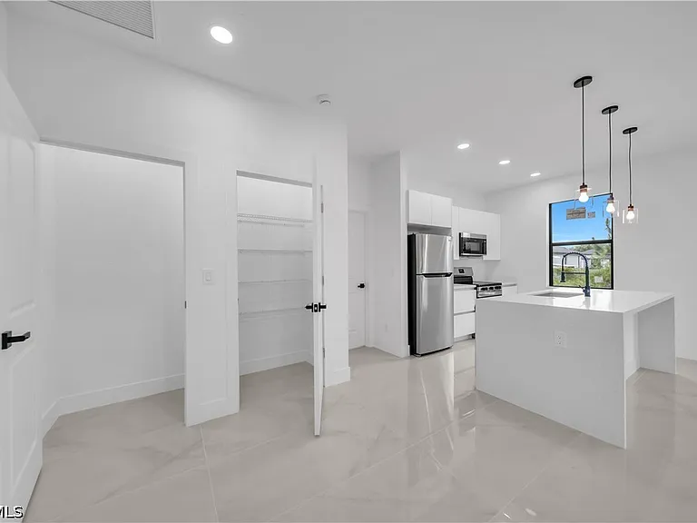 2509 50th St W — Photo 13
