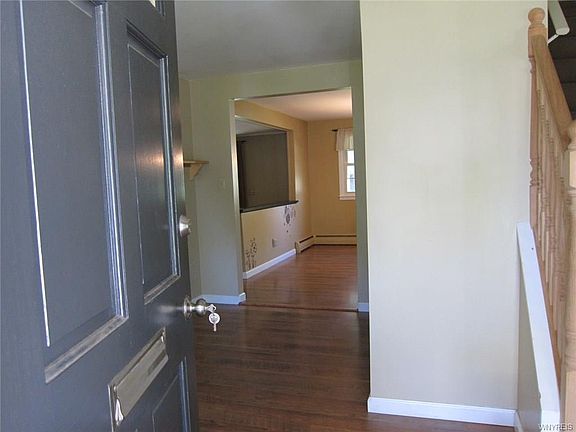 4th image of 633 Cottonwood Dr