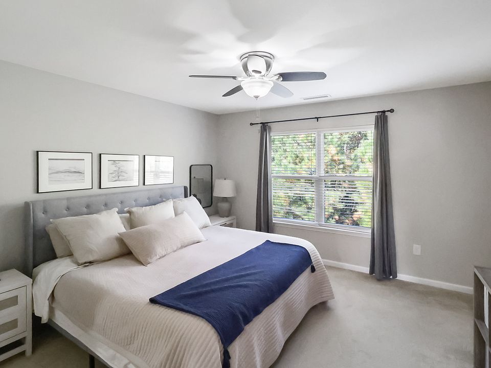 1st image of 100 Stratford Lakes Dr #276