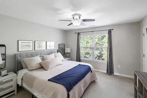 100 Stratford Lakes Dr Photo 1