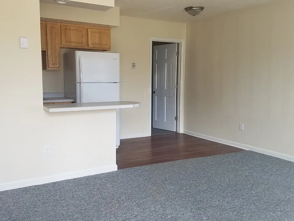 201 Hegler Ln #2