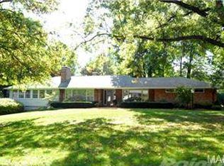 20 Dogwood Ln, Saint Louis, MO