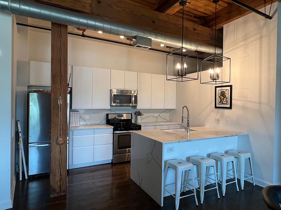 1st image of 2511 W Moffat St APT 203