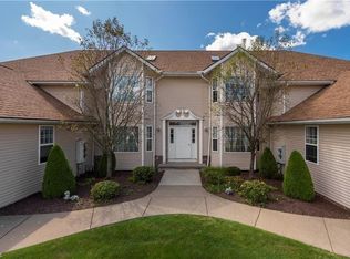718 Tollis Pkwy, Broadview Heights, OH 44147