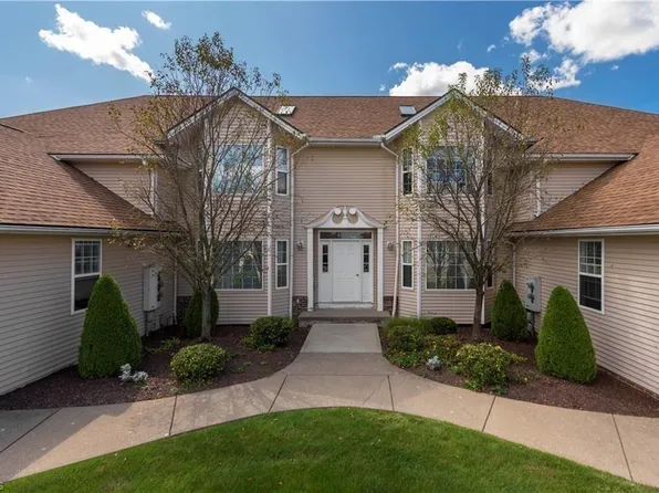 718 Tollis Pkwy, Broadview Heights, OH 44147