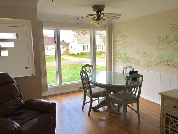 5th image of 135 Englewood St