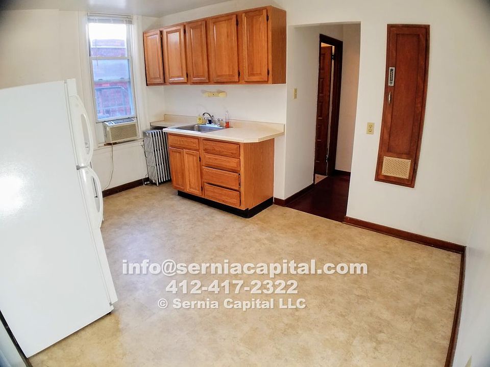 Kitchen + dining area