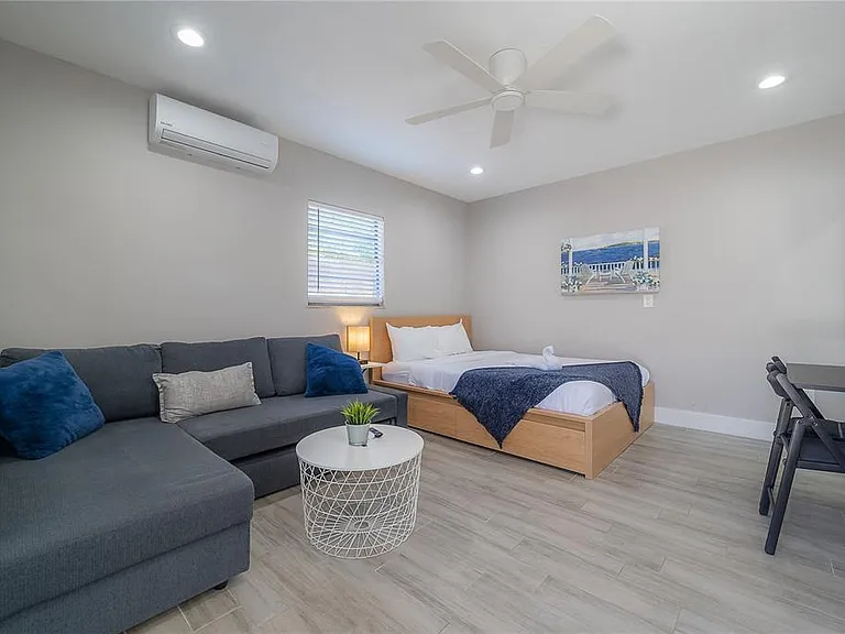 2916 W Collins St — Photo 47