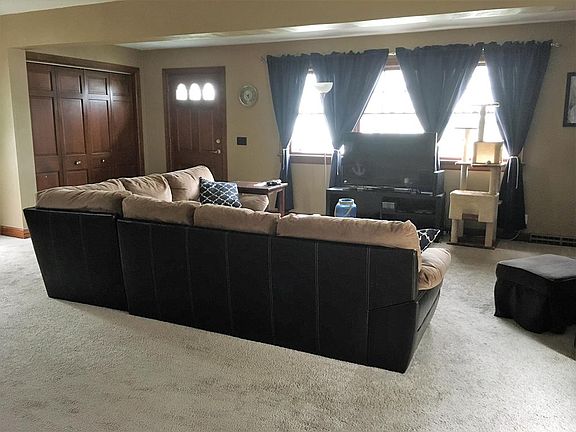 3rd image of 519 Cherry Ave