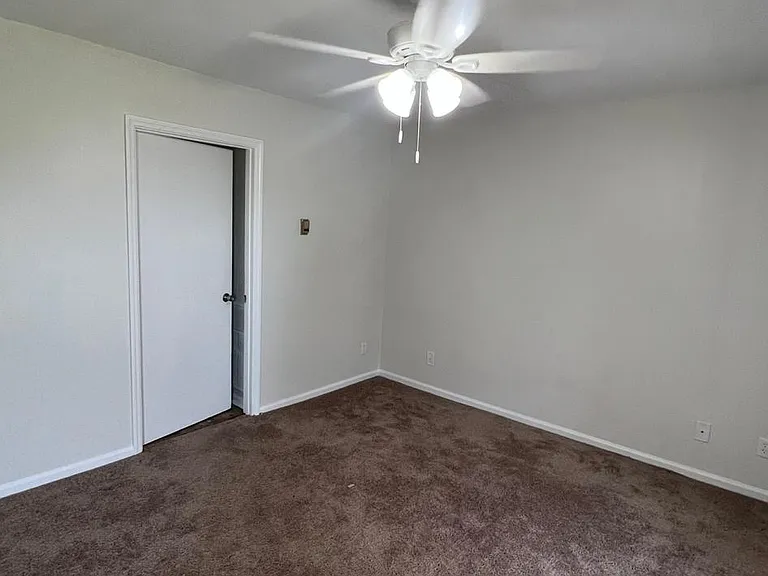 1603 Whisperwood St #B — Photo 6