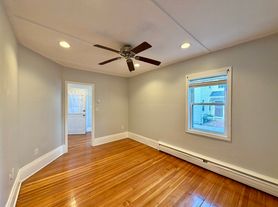 22 Carlton St, Salem, MA