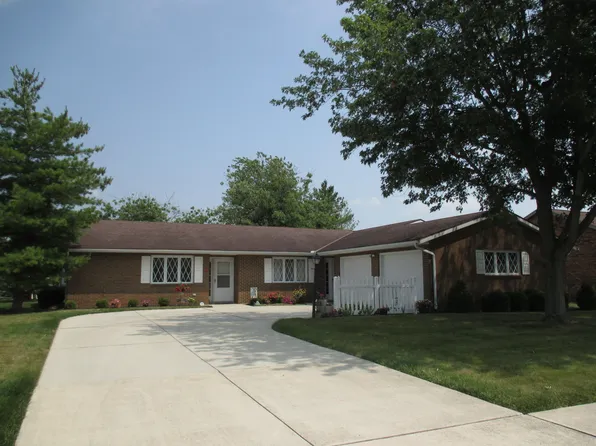 20 Bear Dr, New Bremen, OH 45869
