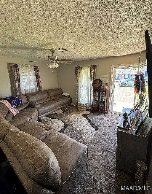 4 bed, 2.0 bath, 1385 sqft, $1,650 — Photo 3