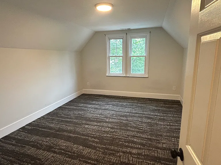174 Hallock Ave #2 — Photo 13