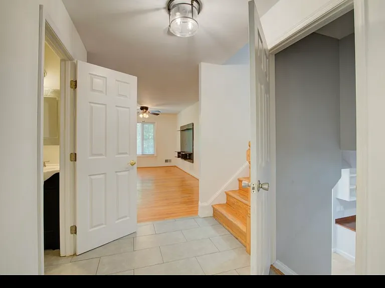 11621 Sourwood Ln — Photo 3