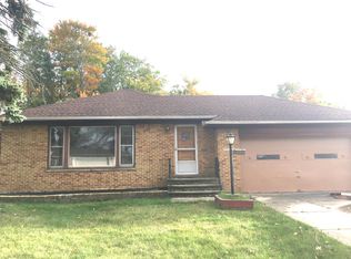 6084 Westerham Rd, Mayfield, OH 44124