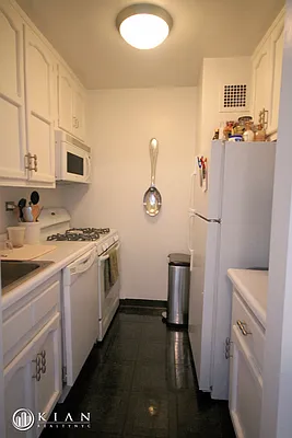 Rented by Kian Realty | media 3