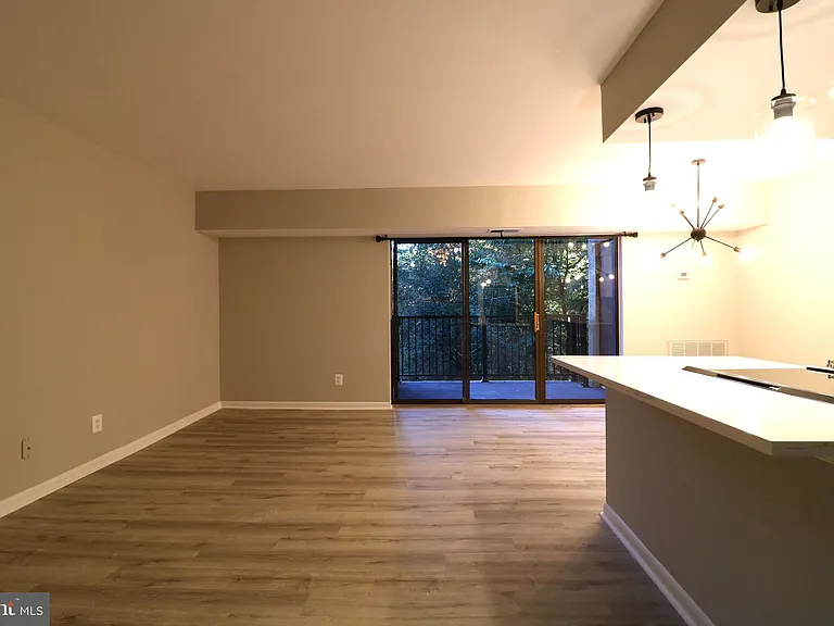 2249 Castle Rock Sq #11C — Photo 8