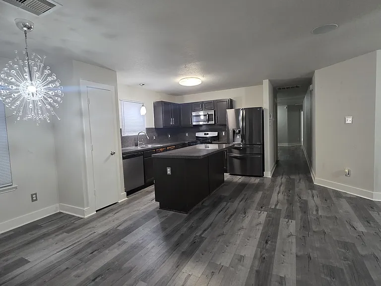 Settlers Lake Cir N — Photo 1
