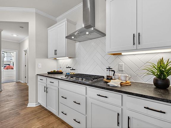 3rd image of 717 Churton Pl