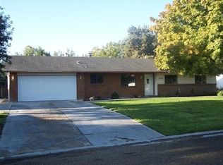 2105 Belle Aire Dr, Nampa, ID 83686