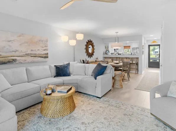 2420 Racquet Club Dr, Johns Island, SC 29455