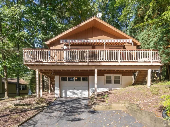 9-9 Deer Run Dr, High Bridge, NJ 08829