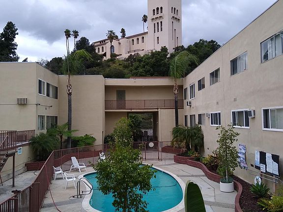 2nd image of 4686 Woodside Dr #306