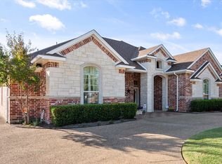 808 Amherst Dr, Waxahachie, TX 75165