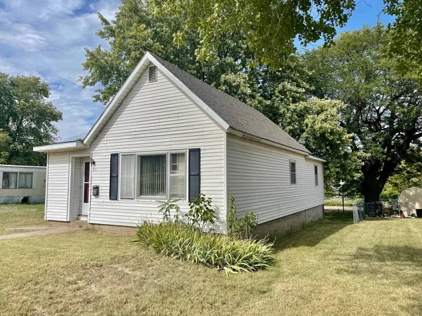 423 W 9th St, Concordia, KS 66901