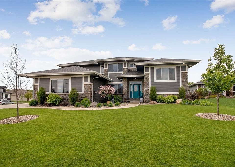 1st image of 312 Sweetwater Cir