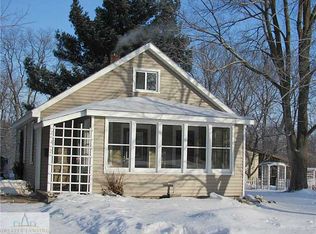 242 Crescent Dr, Portland, MI 48875